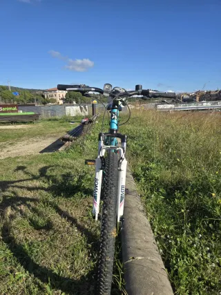 Bicicleta montaña azul