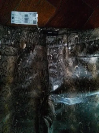 Pantalón estampado animal print