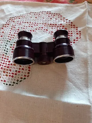 Antiguos binoculares de teatro
