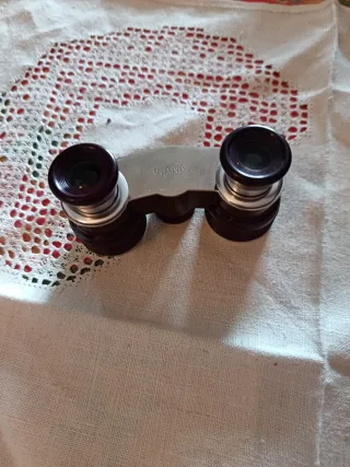 Antiguos binoculares de teatro