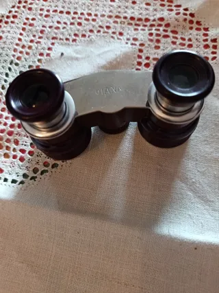 Antiguos binoculares de teatro
