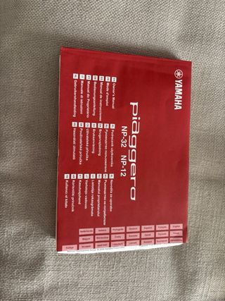 Piano Yamaha Piaggero NP-12