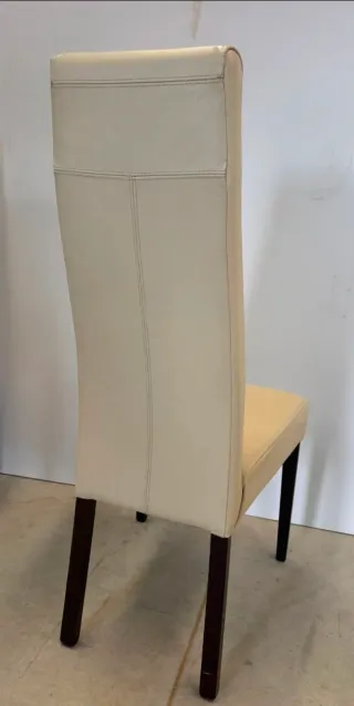 Sillas de salón de piel beige y marrón