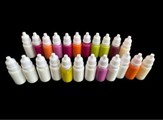 Pinturas  Acrílicas 23 botes 10€