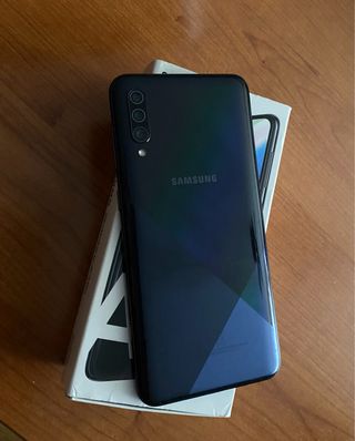 Samsung Galaxy A30s 64GB Negro/Azul.