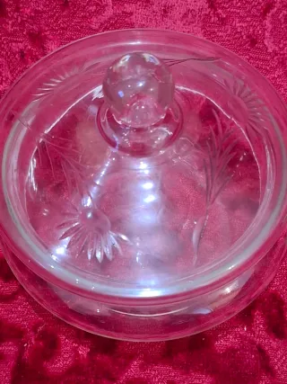 Bombonera de cristal con tapa