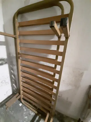 Somier de tablas con patas