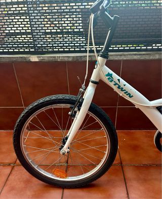 Bicicleta B'twin blanca