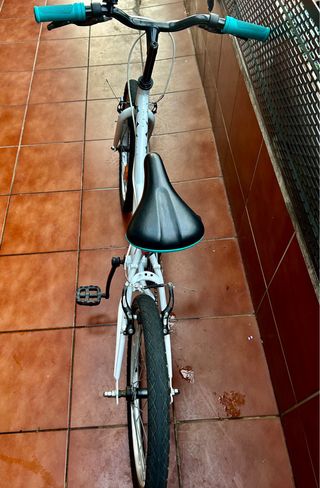 Bicicleta B'twin blanca