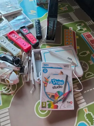 Nintendo Wii + 3 mandos y 13 jueg osos