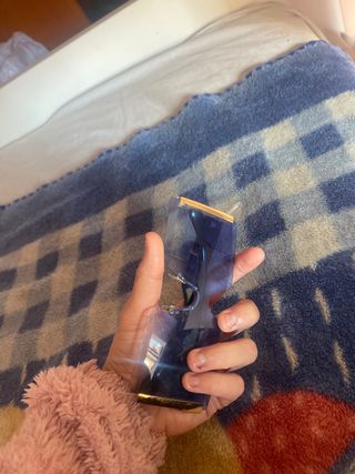 Gafas de sol azules sin montura