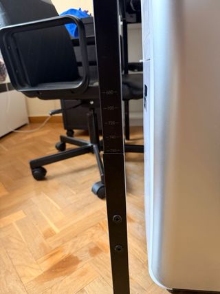 Escritorio juvenil negro con balda