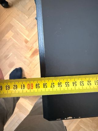 Escritorio juvenil negro con balda