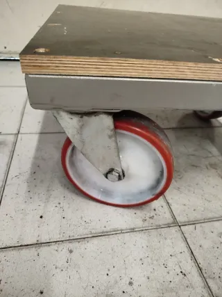 Base portacargas con ruedas