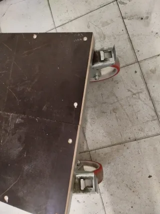 Base portacargas con ruedas