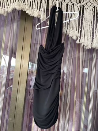 Vestido negro drapeado