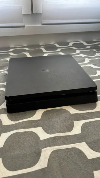PS4 Slim Negra + 2 Mandos (PlayStation 4)