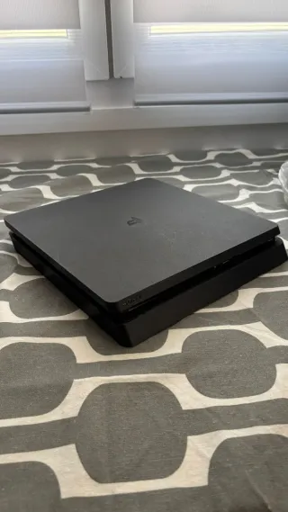 PS4 Slim Negra + 2 Mandos (PlayStation 4)