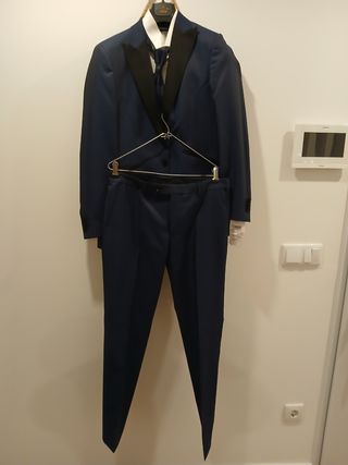 Fato cerimónia azul e branco novo