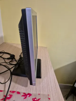 Monitor YUSMART Plata y Negro