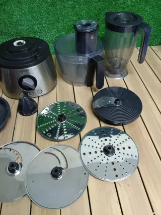 Robot Cocina Philips 1300W + Licuadora