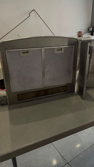 Cocina de gas, horno, campana y lavabo