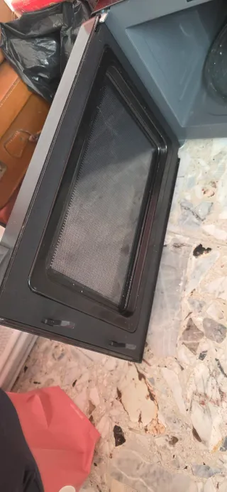 Forno microonde Sharp nero con grill