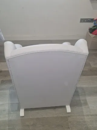 Sillón de lactancia gris