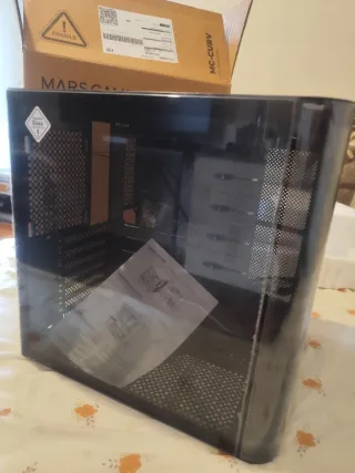Caja Mars Gaming MC-CURV ATX negra