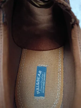 Zapatos náuticos Pull and Bear marrones