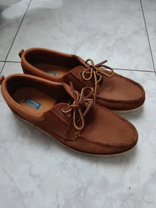 Zapatos náuticos Pull and Bear marrones
