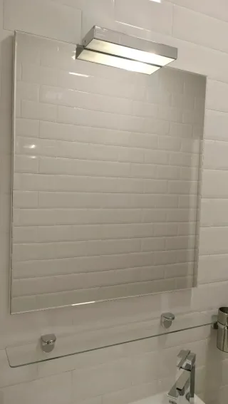 Mueble baño Roca blanco con lavabo