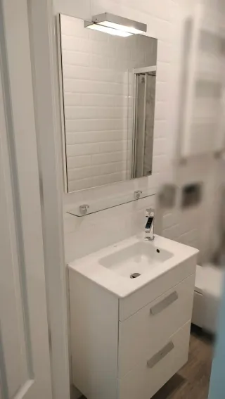 Mueble baño Roca blanco con lavabo