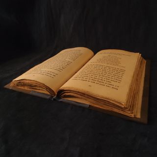 Darkhold libro de hechizos y encantamientos