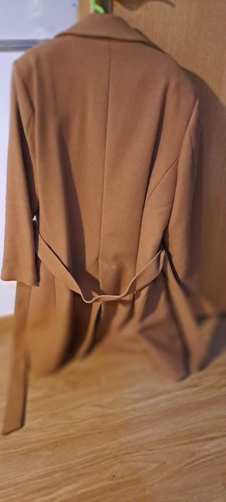 Abrigo Camel Zara