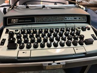 Máquina de escribir Smith Corona Electra 120