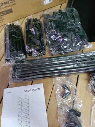 SONGMICS Zapatero, Organizador Zapatos, 10 Baldas, Zapatero Abierto Estrecho, 28 x 45 x 173 cm, Marco de Metal, Estantes de Tela no Tejida, para Pasillo, Dormitorio, Negro LSH010B02