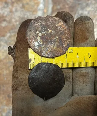 Clavos antiguos de hierro forjado