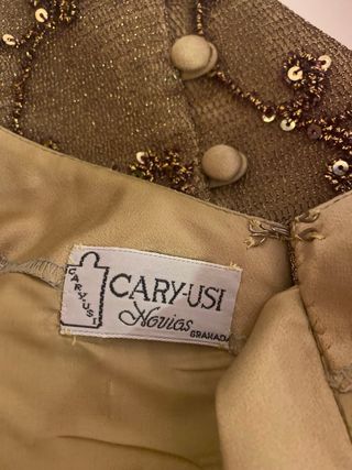 Traje de fiesta mujer marrón y dorado