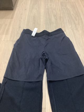 Pantalón de vestir Adolfo Domínguez azul marino.