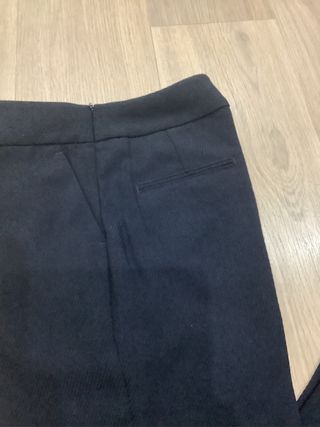 Pantalón de vestir Adolfo Domínguez azul marino.