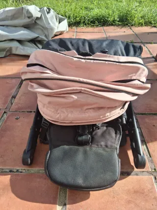 Silla de paseo ligera y plegable