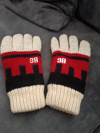Guantes de lana con número 98