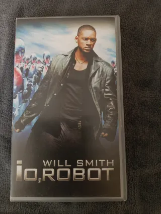 VHS Io, Robot con Will Smith