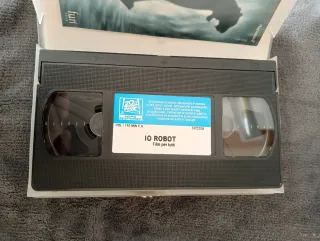 VHS Io, Robot con Will Smith