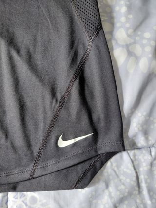 Top de deporte de Nike