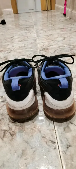 Zapatillas Nike Mujer Negras, Azules y Rosas