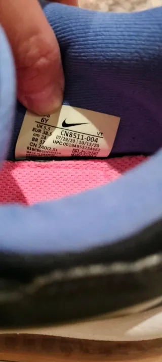 Zapatillas Nike Mujer Negras, Azules y Rosas