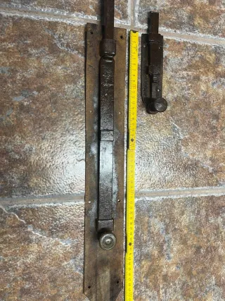 Cerraduras antiguas de hierro forjado