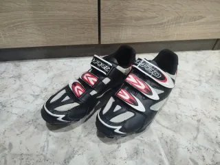 Zapatillas MTB marca B-PRO con calas Shimano